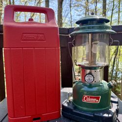 Vintage Coleman double mantle Kerosene Lantern with Carrying Case