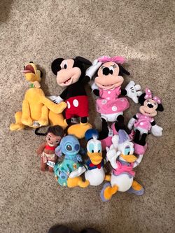 Disney Store 8 Plush Lot Mickey Minnie Donald Daisy Pluto Moana Stitch Like New