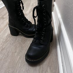 Black Doc Martens Chesney Women’s Heeled Mid Calf Boots Size 9