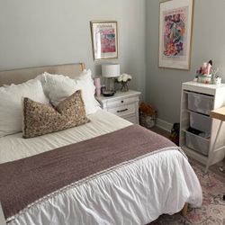 King size bed taupe boucle