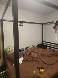 Queen size canopy bed with mattress