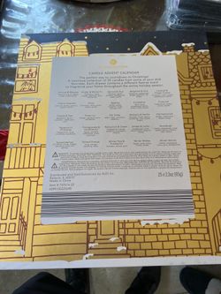 Scented Candles 25 Christmas’s Candles New Open Box MAKE AN OFFER!