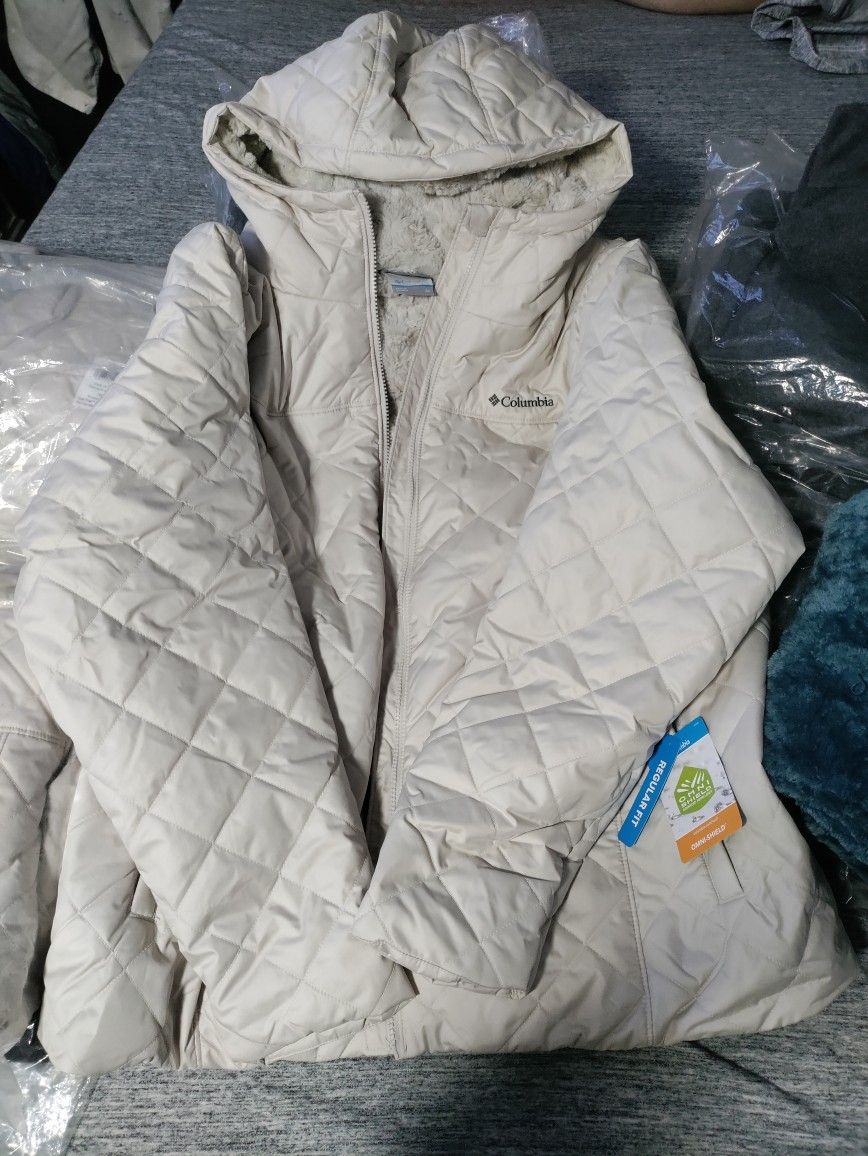 Brand New Women's Columbia Warm Jackets
