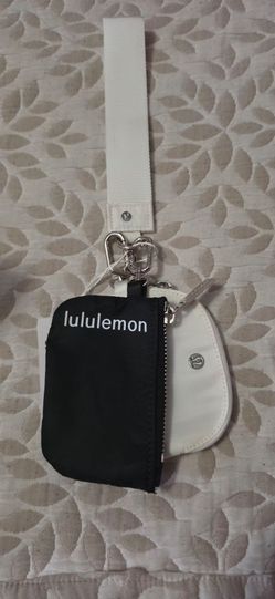 Lululemon wrist wallet