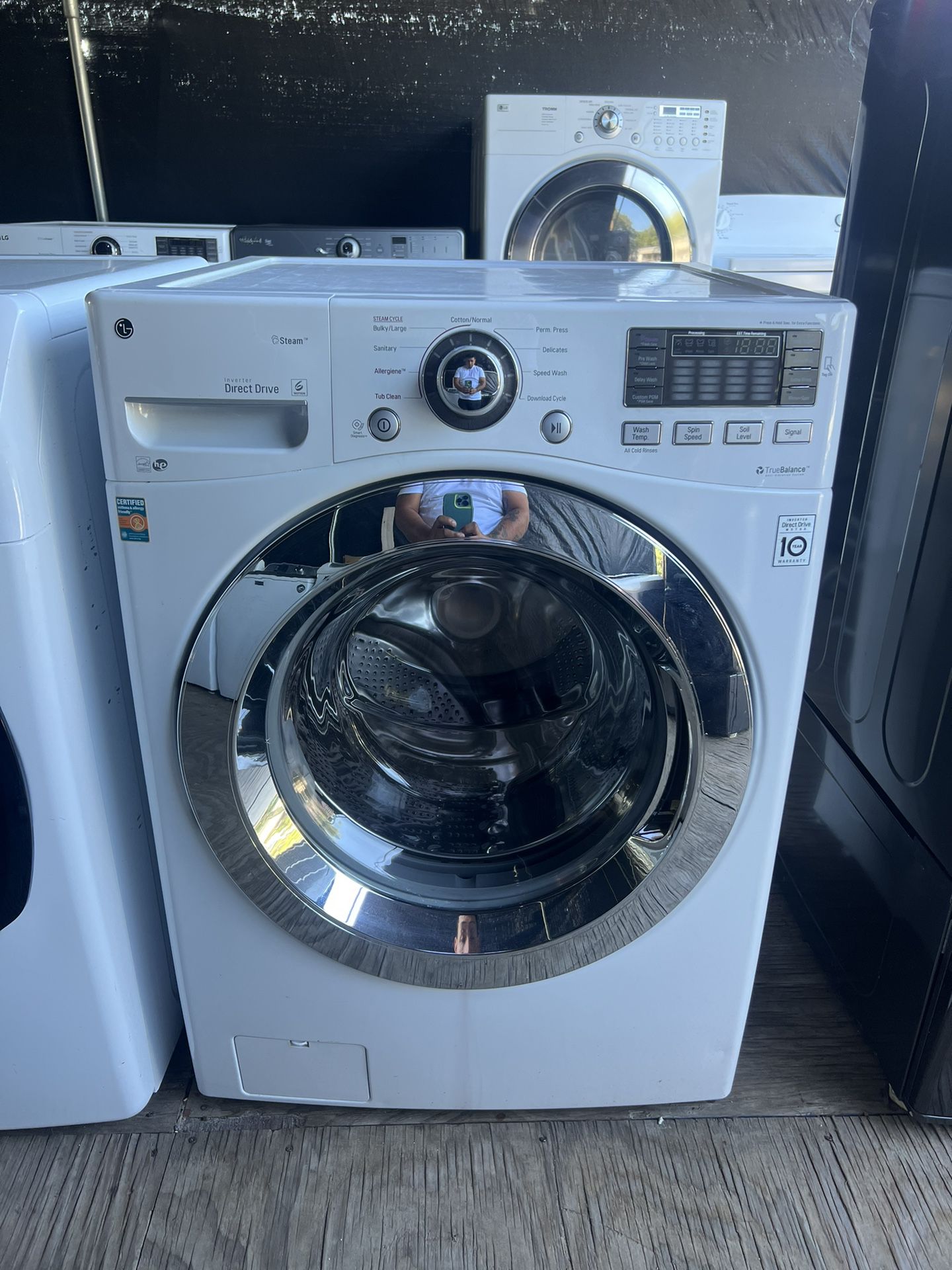 Lg Frontload Washer Single   60 day warranty/ Located at:📍5415 Carmack Rd Tampa Fl 33610📍 
