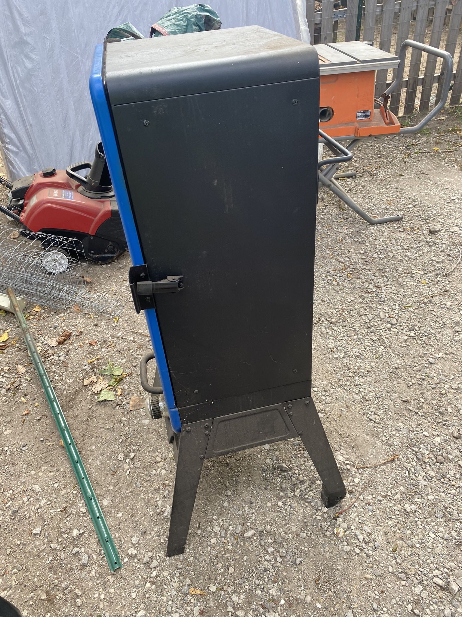 Electric Smoker Used A Handful Of Times Works Great
