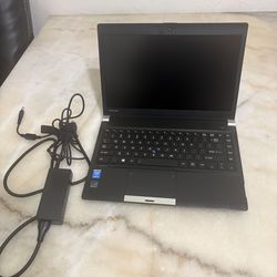 Toshiba Portege R30-A 13.3" HD Laptop PC, Intel Core i5 2.6GHz, 8GB DDR3 RAM, 256GB SSD, DVD±RW, Windows 10 Pro Grade B