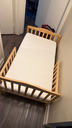 Toddler bed