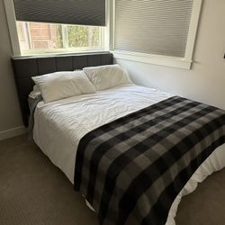 Modern Upholstered Platform Queen Bed With Mattress