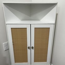 Corner Table