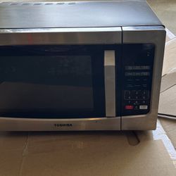 Toshiba microwave- Small 