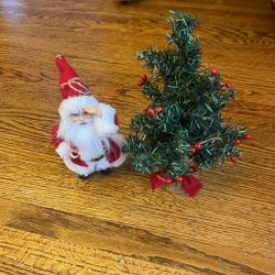 Vintage Santa and Tree Christmas Decor 