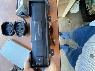 Mercedes Benz CD player 6