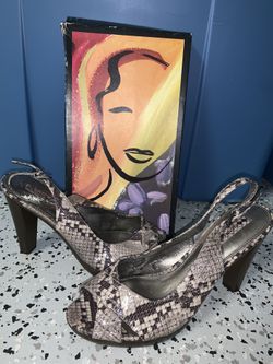 Super Cute Bandalino Snake Skin Heels!