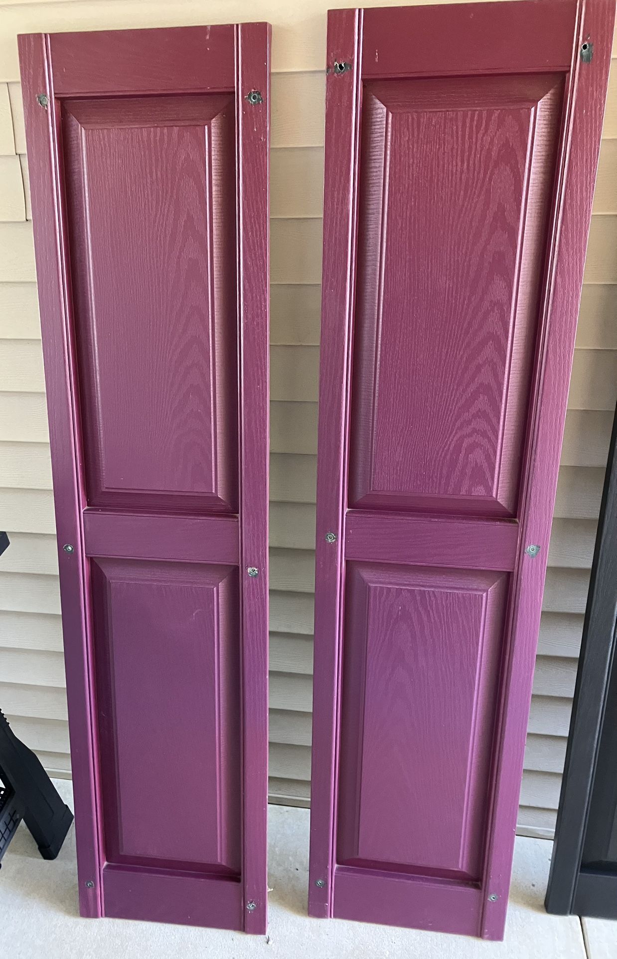 Set of 10 Used Exterior Vinyl Shutters
