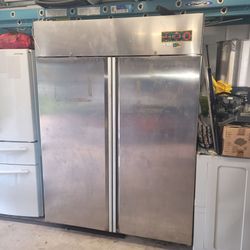 Free Commercial Stainless Steel Double Door Refrigerator/Storage