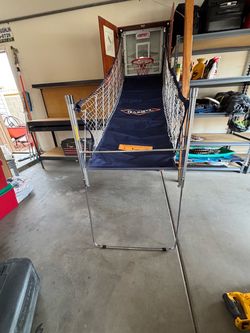 Old School Indoor Basketball Arcade Game