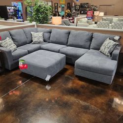 Edenfield 3-Piece Sectional With Chaise 💝 Brand New 🍃 $49 Down Payment 