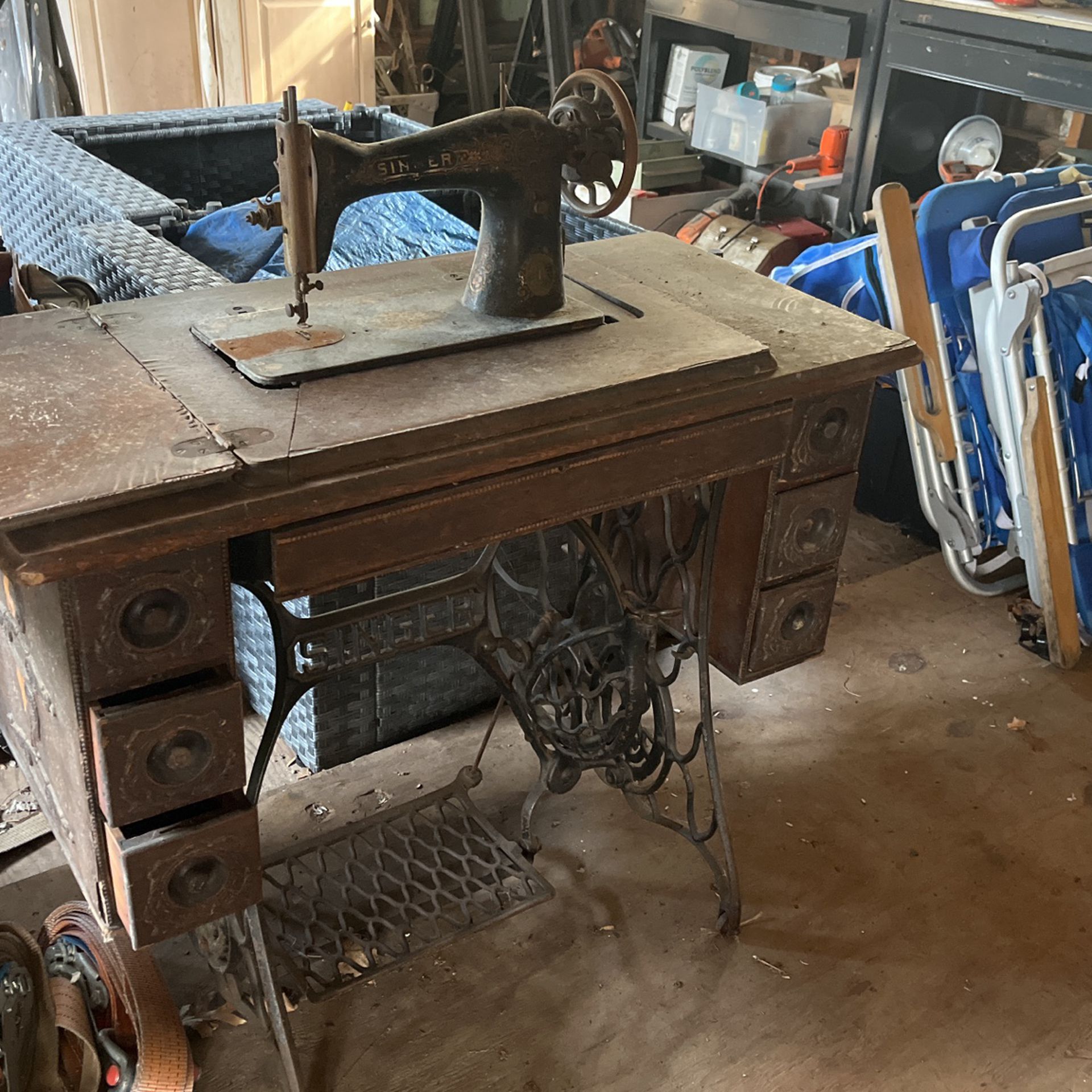 Old Singer Sewing Machine 