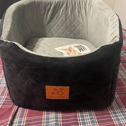 Car seat for small and medium dogs