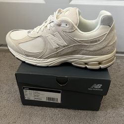 New Balance 2002R READ DESCRIPTION 