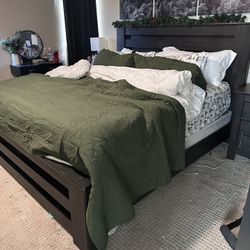 California King 4 pc. Bedroom Set