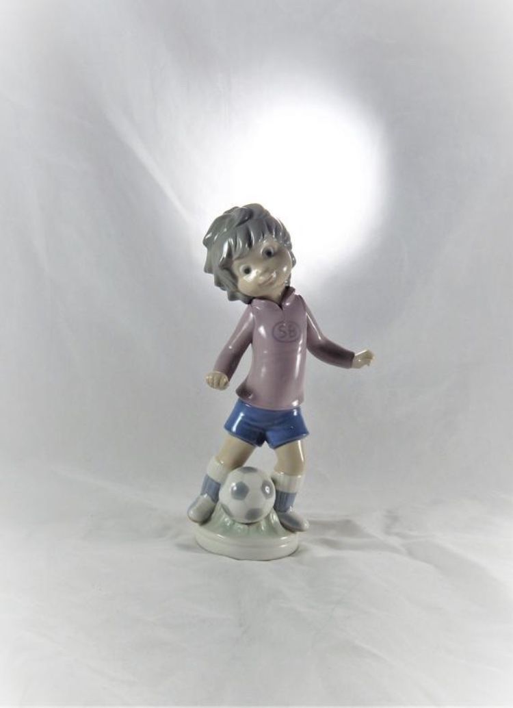 Lladro Sport Billy Soccer Figurine #5135
