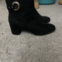 Size 8 Women Black Boots 