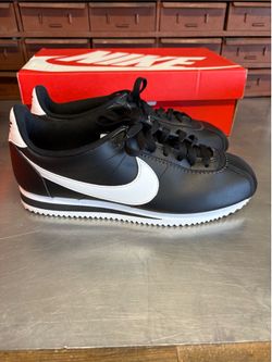 Women’s Nike classic Cortez size 9