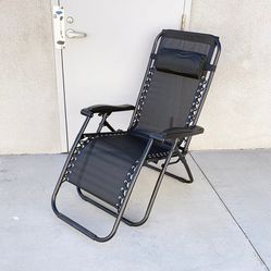 Brand New $40 Foldable Outdoor Patio Zero Gravity Recliner Lounge Chair, Adjustable Headrest, Textilene Mesh