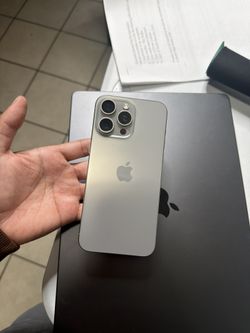 iPhone 15 Pro Max Physical Sim Slot