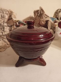 Mar-crest Daisy and Dot stoneware covered casserole dish