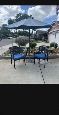 Beautiful Blue Patio Set