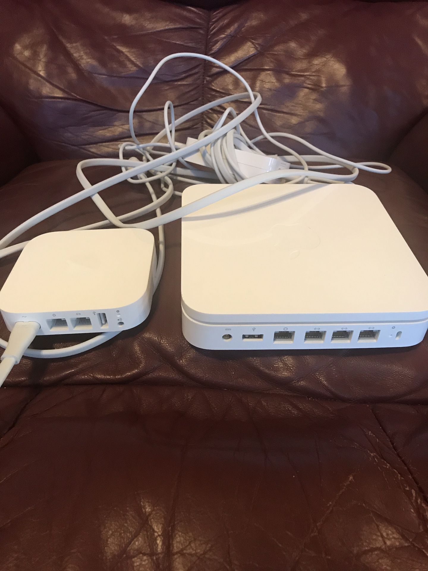 Price reduction! Bundle: Apple AirPort Extreme Base Station (WiFi Router), 2011 and Apple Airport Express