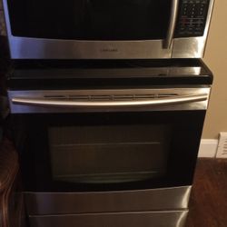 Microwave And Stove 