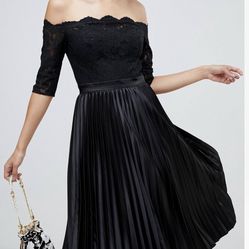 Lace Top Midi Dress With Pleated Skirt In Black