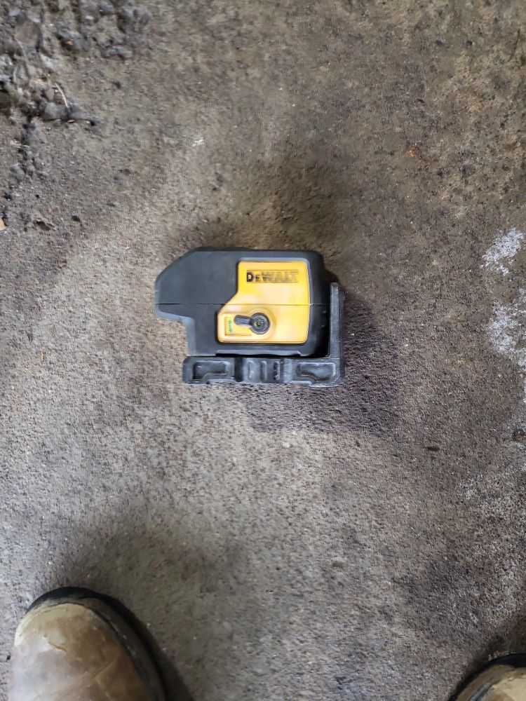 DeWalt Green Plumb Bob Laser. Like New