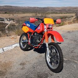 HONDA XR600 TITULO EN MANO $2600