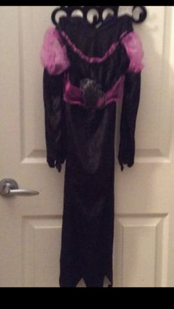 Withch costume size 5/6