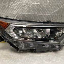 2019,2020,2021 TOYOTA RAV-4 Right Headlight