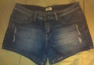 Woman's Jean Shorts