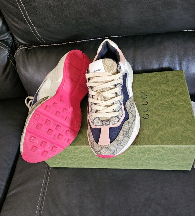 Gucci Gym Shoe Size 9