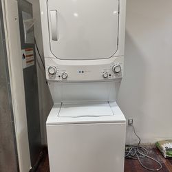 GE Unitized Spacemaker 3.8 DOE cu. ft. Stainless Steel Washer and 5.9 cu. ft. Gas Dryer