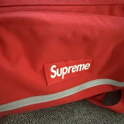 SUPREME red Messenger Bag