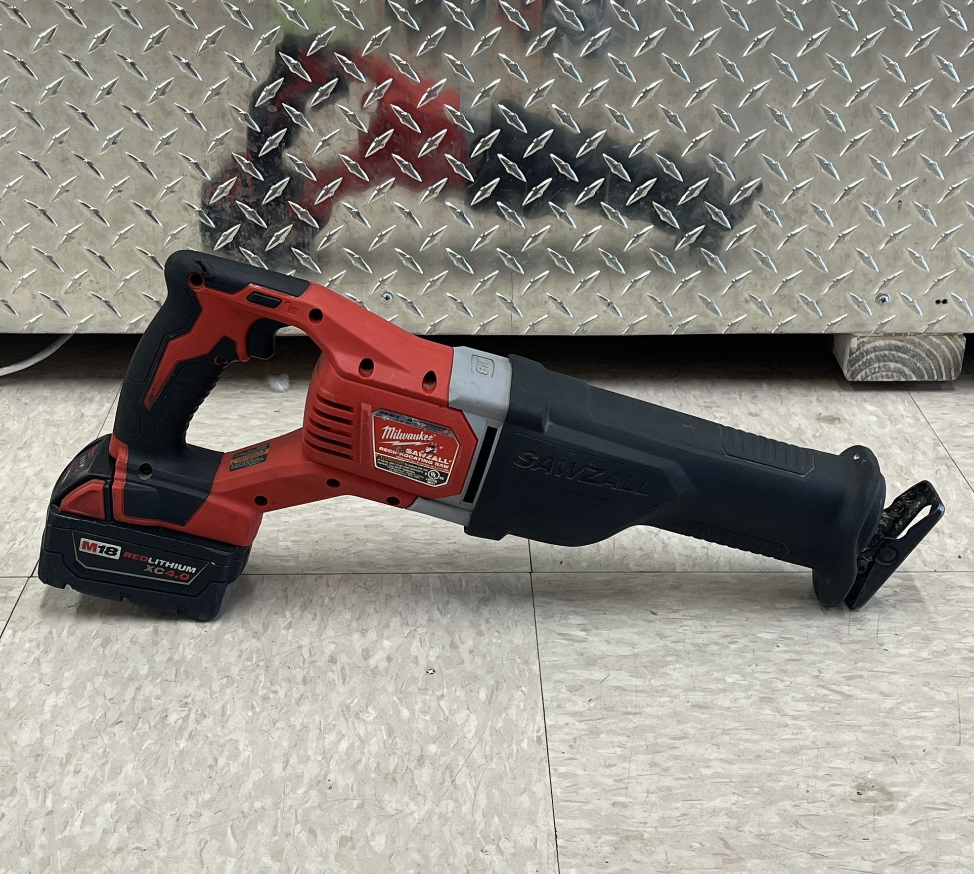 Milwaukee Sawzall Reciprocating Cordless Saw 1 Battery *4956