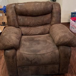 Recliner (Smoke & pet Free)
