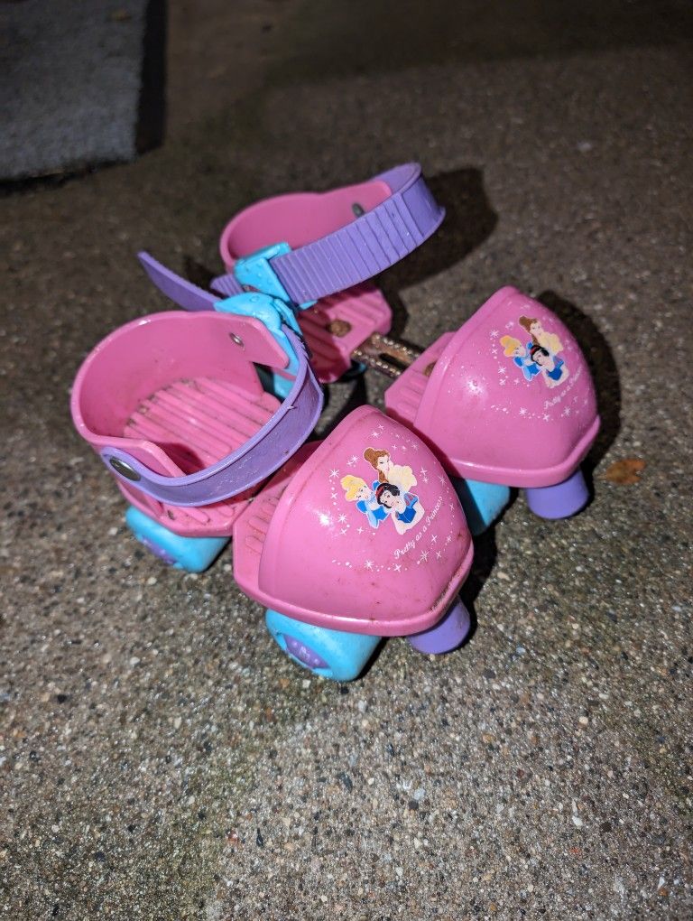 Girls Princess Adjustable Roller Skates That Fit Right Over Your Shoes