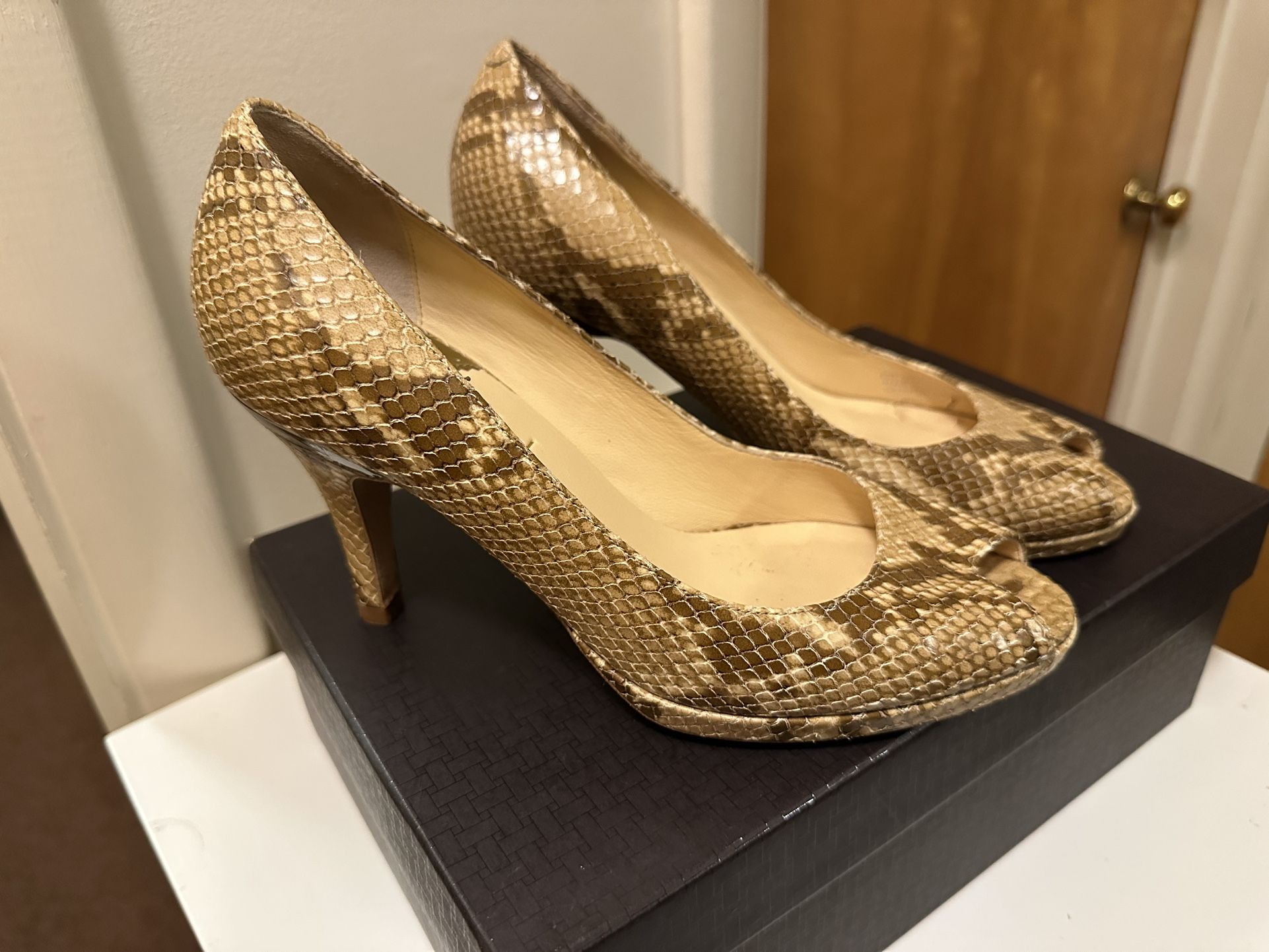 Womens Cole Haan Snakeskin Heels (7B)