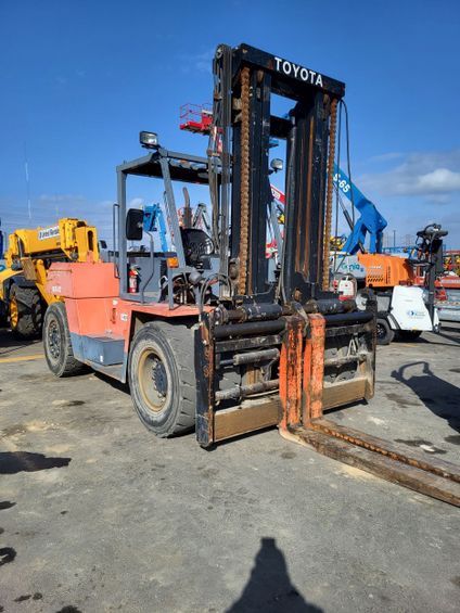 33,000 # Pound Forklift Warehouse Straight Mast - 2014 Toyota 50-4FDK160