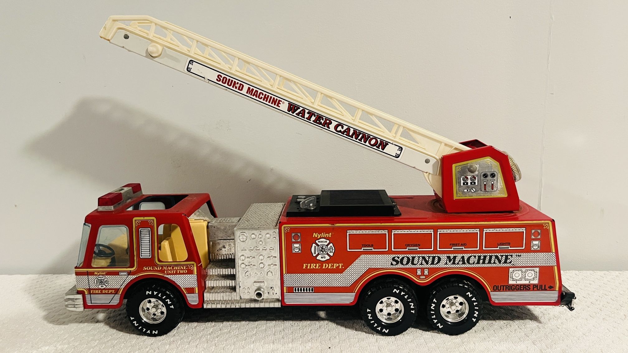 Vintage Nylint Fire Truck Water Cannon Sound Machine Metal